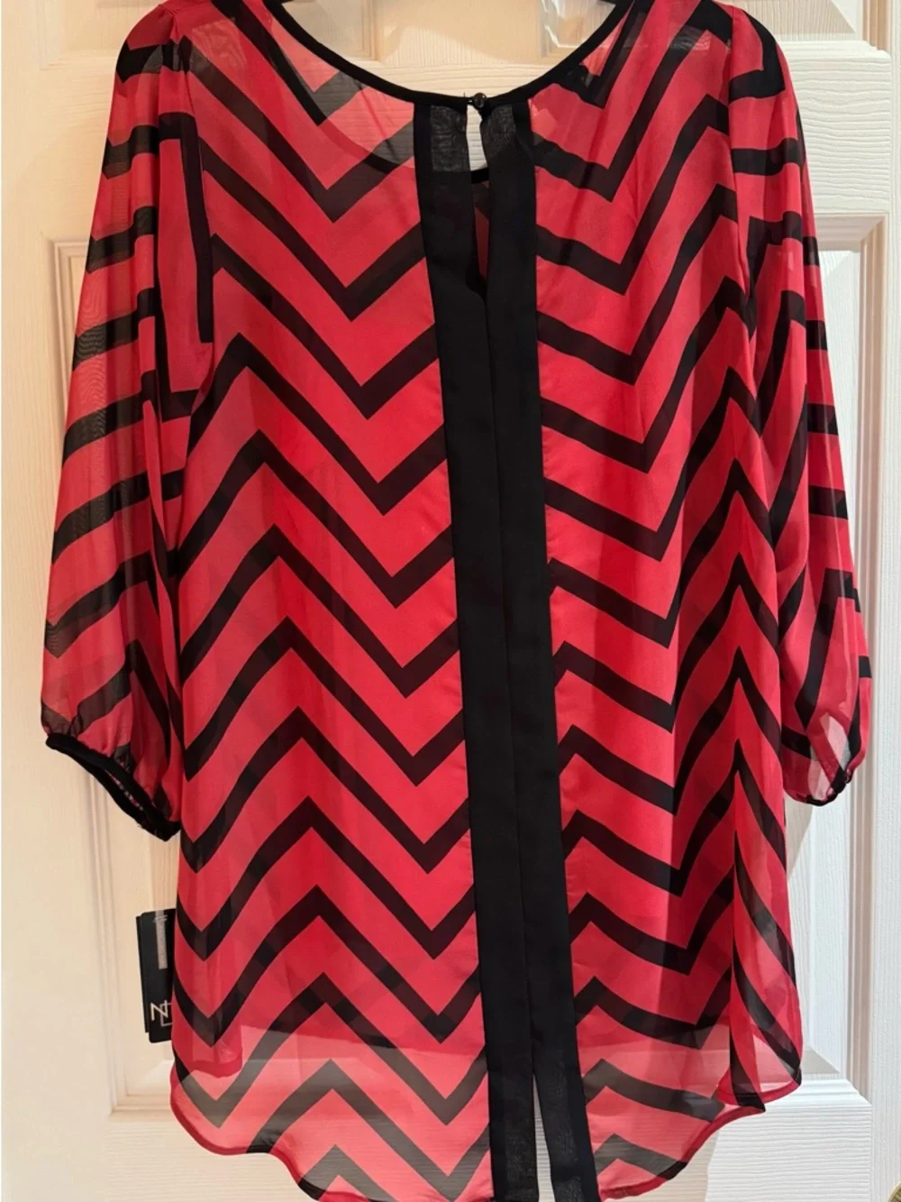 new directions Red & Black Chevron Sheer Blouse, NEW / NWT. Size Med - Picture 2 of 5